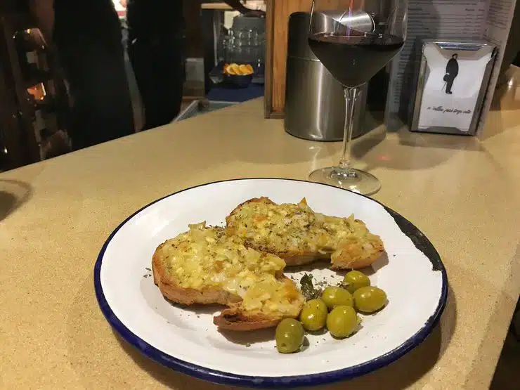 bares de Granada con tapas elaboradas: Saint Germain