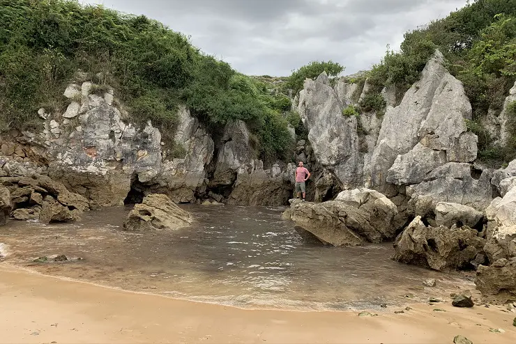 playa de Gulpiyuri