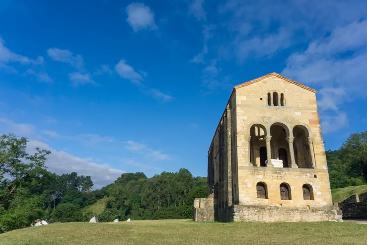 qué ver en Oviedo: Santa María del Naranco