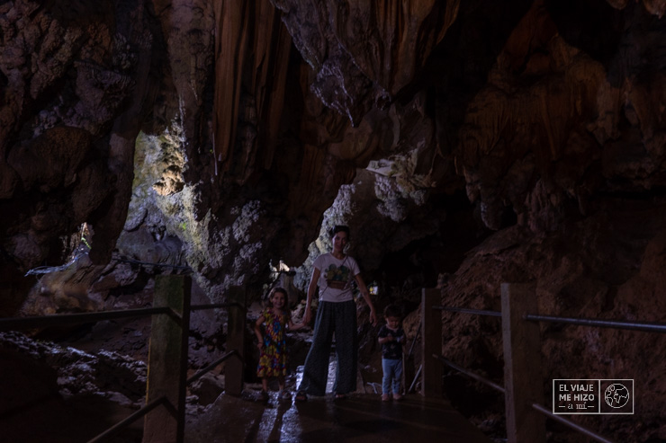 cueva por el norte de Tailandia