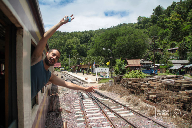 Ventanas abierta del tren de Tailandia