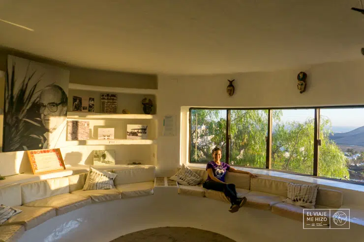 Gloria en el salón del Museo Lagomar