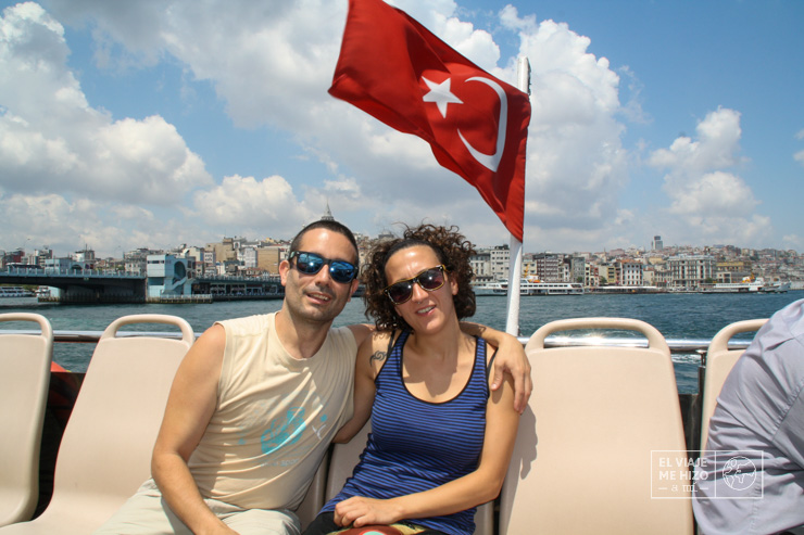 En un ferry público de Estambul
