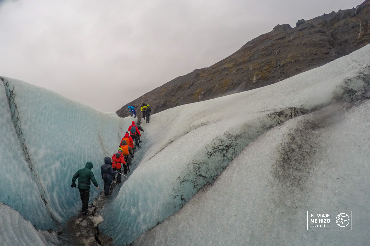 Grieta para acceder a un nivel superior del Glaciar Vatnajökull