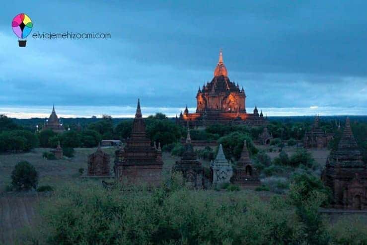 Amanecer en Bagán. Myanmar