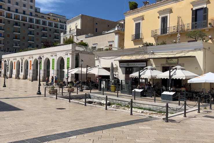 Piazza del Ferrarese