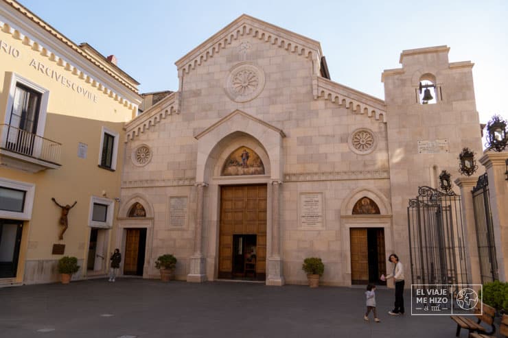 exterior de la Catedral de Sorrento