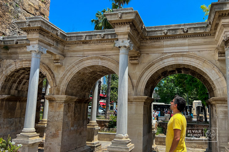 Puerta de Adriano de Antalya