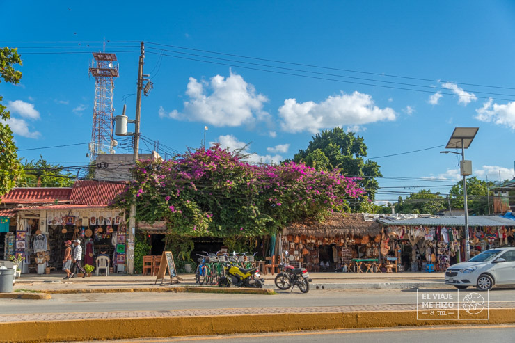 Avenida principal de Tulum