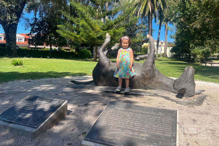 Estatua del burro en O Grove