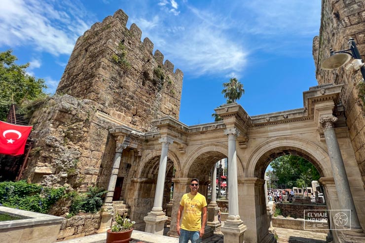 Puerta de Adriano