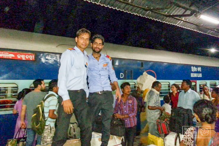 Trenes abarrotados india