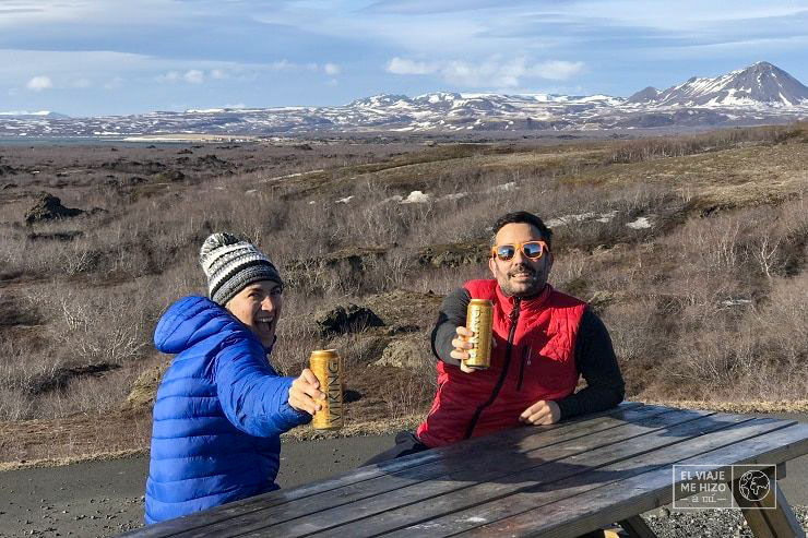 Jose y Gloria despreocupados por cambio de moneda de Islandia