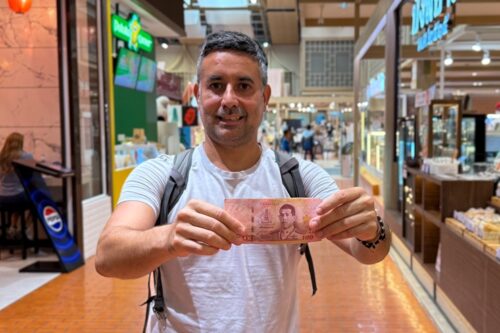 dinero en Tailandia