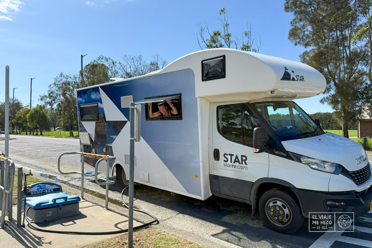 vaciando y llenado la autocaravana en Australia