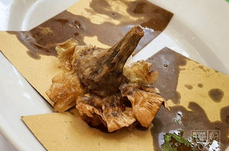 comida romano-sefardí: alcachofa frita