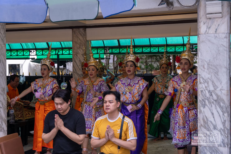 Danza en el Erawan temple
