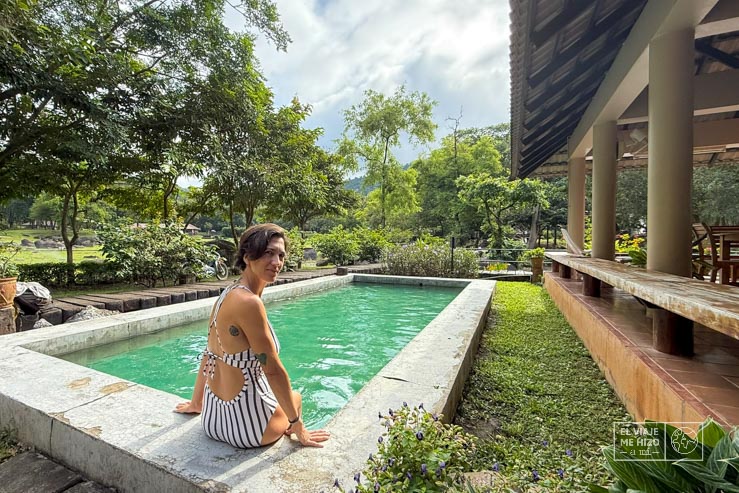 Gloria en la piscina termal