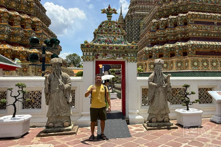 En el Wat Pho imitando otra foto de años atrás
