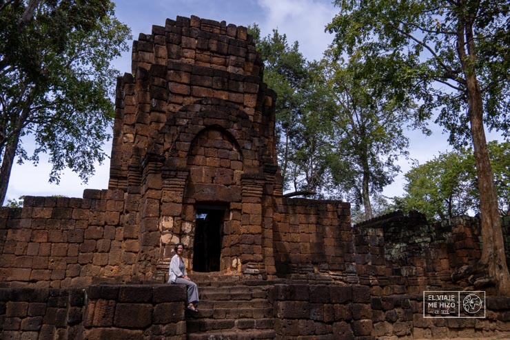 Gloria en el templo principal del Mueang Sing Historical Park
