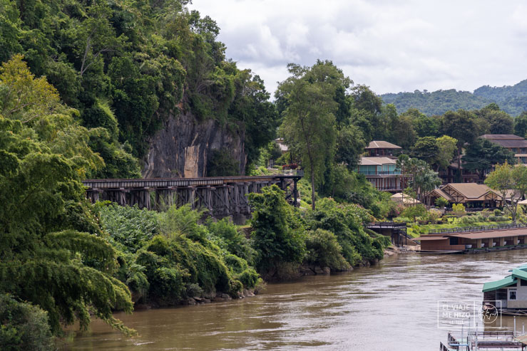 Pasarela del tren de la muerte en Kanchanaburi