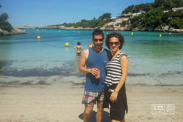 Con una cervecita en Cala Santandria
