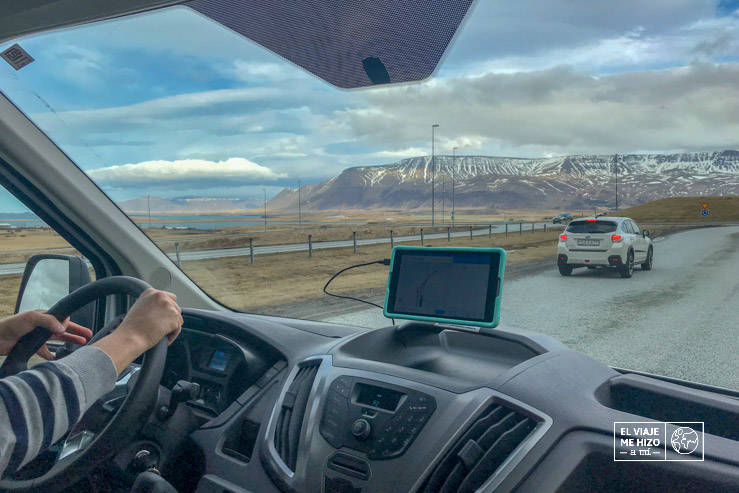 Conduciendo en Islandia