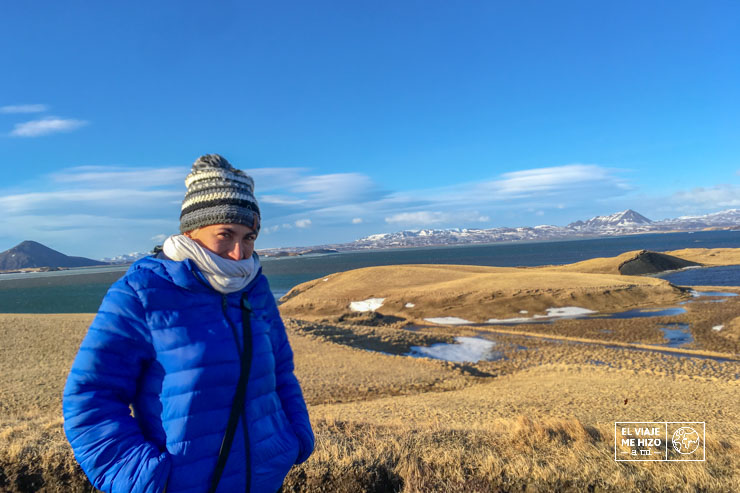Gloria con la ropa para viajar a Islandia