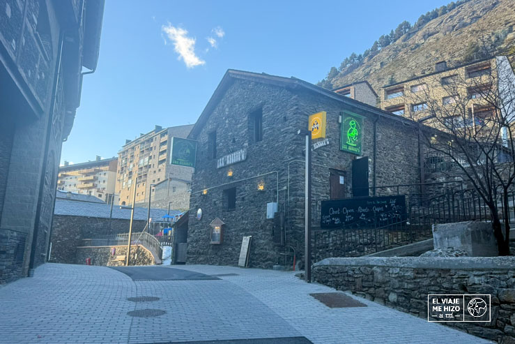 Vista general de un pueblo de Andorra