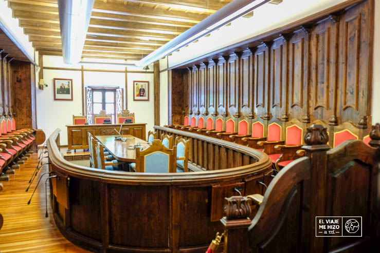 Salón de plenos del Consell General de hasta 2011