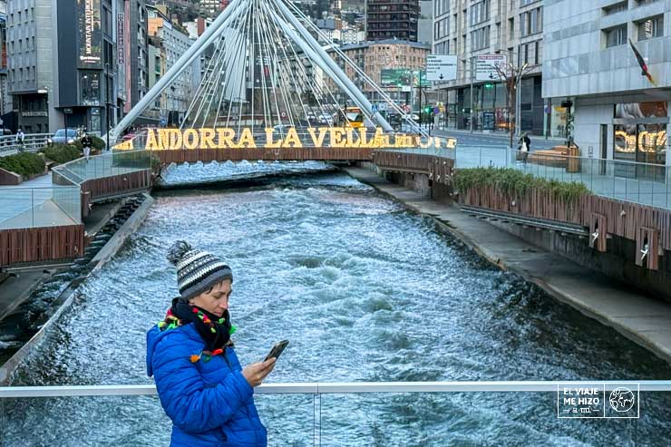 Gloria en Andorra la Vella utilizando la mejor tarjeta SIM para Andorra